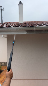 Photo de galerie - Lavage des avant-toit 