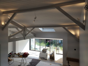 Photo de galerie - éclairage poutres apparentes 