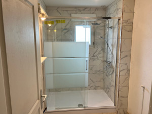 Photo de galerie - Remplacement d’une baignoire par une douche
