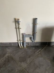 Photo de galerie - Préparation arrivé d’eau et évacuation pour cuisine 