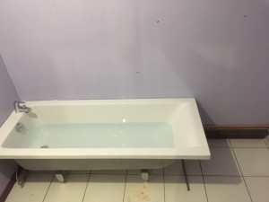 Photo de galerie - Création arrivée d’eau vidage plus mise en place de la baignoire et sa robinetterie