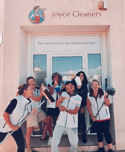 Photo de galerie - Nous sommes la pour aider, offrir notre sourire, toujours dans la bonne humeur. N'hésitez pas ! Les Cleaners sont là !