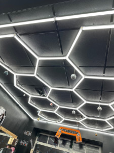 Photo de galerie - Fournitures et montage plafonnier LED hexagonal 
