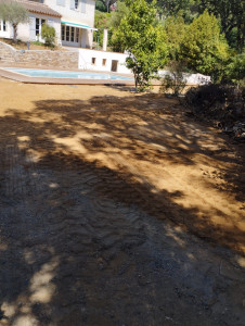 Photo de galerie - Terrassement, dégagement de 30 m3 de terre