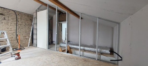 Photo de galerie - Plafond sous rampant avec isolation hybris, doublage, cloisons et pose de porte 