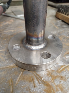 Photo de galerie - Je suis titulaire d'un diplôme de soudeur et je recherche un emploi les samedis et dimanches. Pourriez-vous m'aider à trouver un travail  s'il vous plaît.