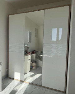 Photo de galerie - Armoire avec miroir 