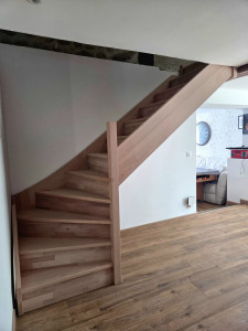 Photo de galerie - Fabrication et pose d'un escalier en hêtre 