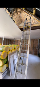 Photo de galerie - Isolation totale + pose de placo au plafond et au murs lors de la rénovation complète d’une ancienne maison.
