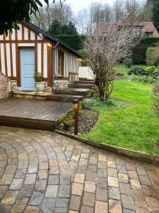 Photo de galerie - Pose de lampadaire extérieur en alu, brosser marron, rouille