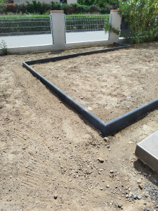 Photo de galerie - Pose bordure avant gazon synthétique 