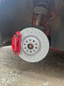 Photo de galerie - Remplacement disques et plaquette AV sur une Seat Leon 