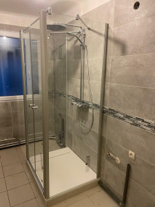 Photo de galerie - Montage d’un receveur de douche + paroi de douche