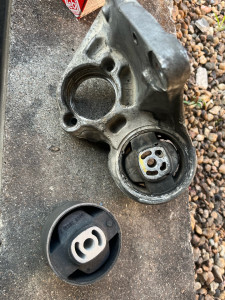 Photo de galerie - Remp Silentbloc reprise de couple Peugeot 