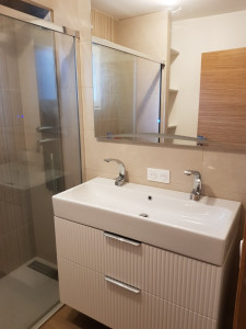 Photo de galerie - Rénovation d'une salle d'eau ! Qu'est-ce que vous en pensez ? :) Magnifique non !