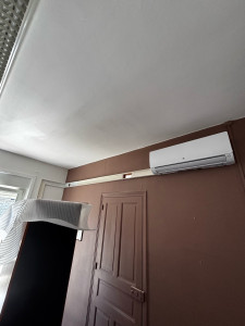 Photo de galerie - Pose climatisation en cours 
