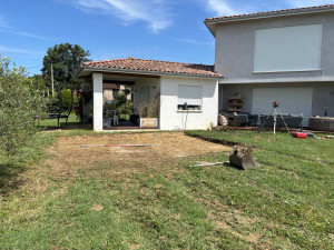 Photo de galerie - Terassement plate forme de niveau pour future piscine hors sol 