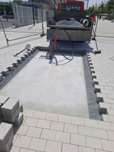 Photo de galerie - Dalle béton pour pose d'un toilette public 