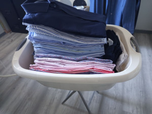 Photo de galerie - Panier de 33 chemises pliées 