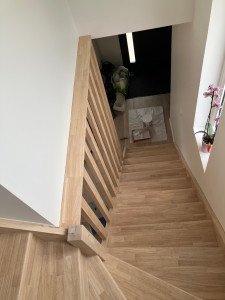 Photo de galerie - Ponçage et vitrification de l'ensemble en 2 couches