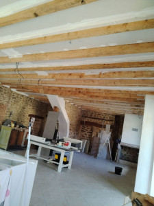 Photo de galerie - Réalisation d'un plafond entre poutre en plaque de plâtre 