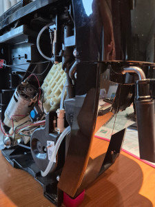 Photo de galerie - Réparation d'une machine à café Delonghi qui avait un problème de détection du bac à marc
