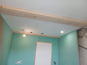 Photo de galerie - Ponçage, nettoyage, lasure et peinture de toutes pièces. 