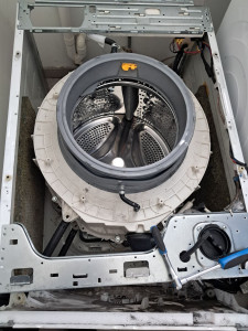 Photo de galerie - Changement demi-cuve pour lave linge LG