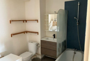 Photo de galerie - Entretien régulier ou ponctuel de votre appartement : nettoyage soigné, respect des lieux et attention aux détails pour un intérieur propre et harmonieux.