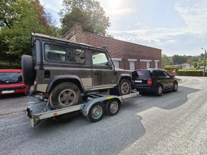 Photo de galerie - Transport d'un véhicule avec plateau double essieux de 2, 5 tonnes Charge utile 2000kgs 