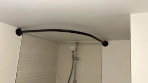 Photo de galerie - Pose bar rideau des douche 