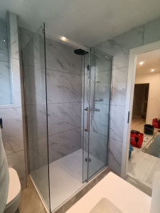 Photo de galerie - Douche, parois ,bac , mitigeur 