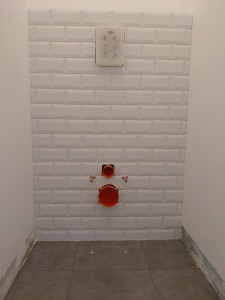 Photo de galerie - Réalisation d’un wc en style métro 