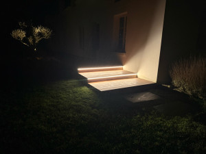 Photo de galerie - Pose bandeau led nez de marche de terrasse