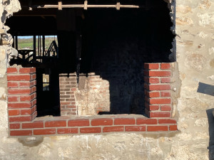 Photo de galerie - Montage jambages brique