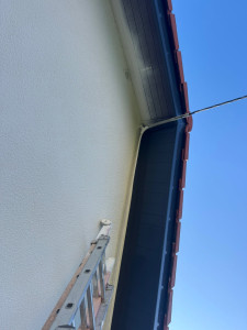 Photo de galerie - Avant après des dessous de toit en PVC 