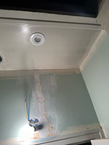 Photo de galerie - Modification d’une lampe de WC deux spot 