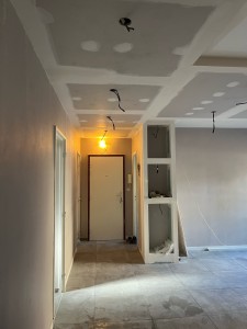 Photo de galerie - Pose plaquo plafond avec niche mural  et spots lumineux 