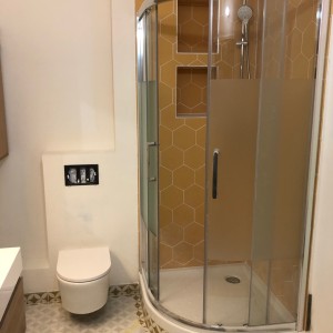 Photo de galerie - Restauration générale des salles de bains.