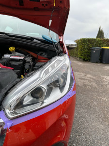 Photo de galerie - Résultat rénovation optique de phare sur Peugeot 208