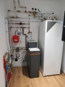 Photo de galerie - Installation pompe a chaleur et réseau sanitaire chauffage. 