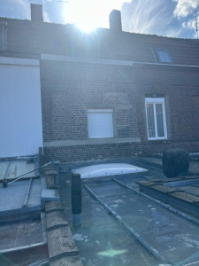 Photo de galerie - Déjointoiement, rejointoiement, nettoyage à l’acide et application d’un hydrofuge sur façade.