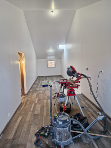 Photo de galerie - Pose d'isolation, pose de placo, peinture, pose de bille de Nivellement pour sol, pose de parquet 