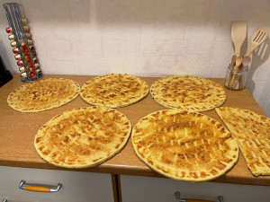 Photo de galerie - Tout les plats traditionnels et les gâteaux secs crêpes kabyle galette,matlou3, sefenj couscous 3eseban ,tajine au olives,et autres sur commande 