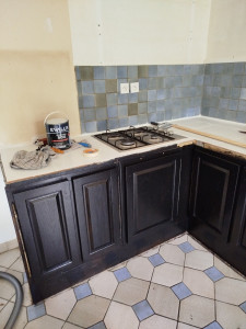 Photo de galerie - Peinture pose carrelage joint et plan de travail évier ..