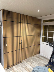 Photo de galerie - Pose de revêtement sur mur brut