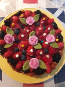 Photo de galerie - Tarte au fraise et aux mûre 
( couche au fond crème pâtissière)