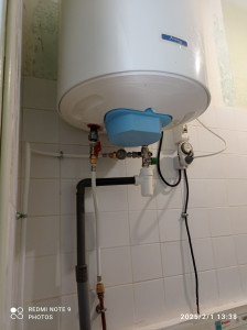 Photo de galerie - Pose d'un chauffe eau de 100l en lieu et place d'une  baignoire.