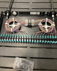 Photo de galerie - Soudures en rack optique 