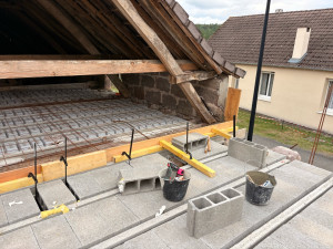 Photo de galerie - Préparation coffrage et ferraillage plancher hourdi